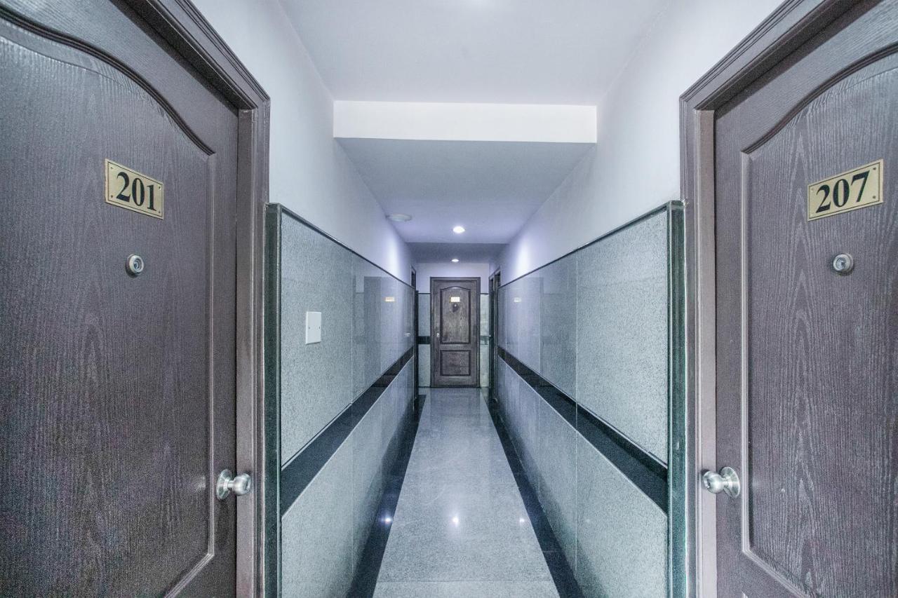 Oyo 7669 The Trinitywood Hotel Bangalore Dış mekan fotoğraf