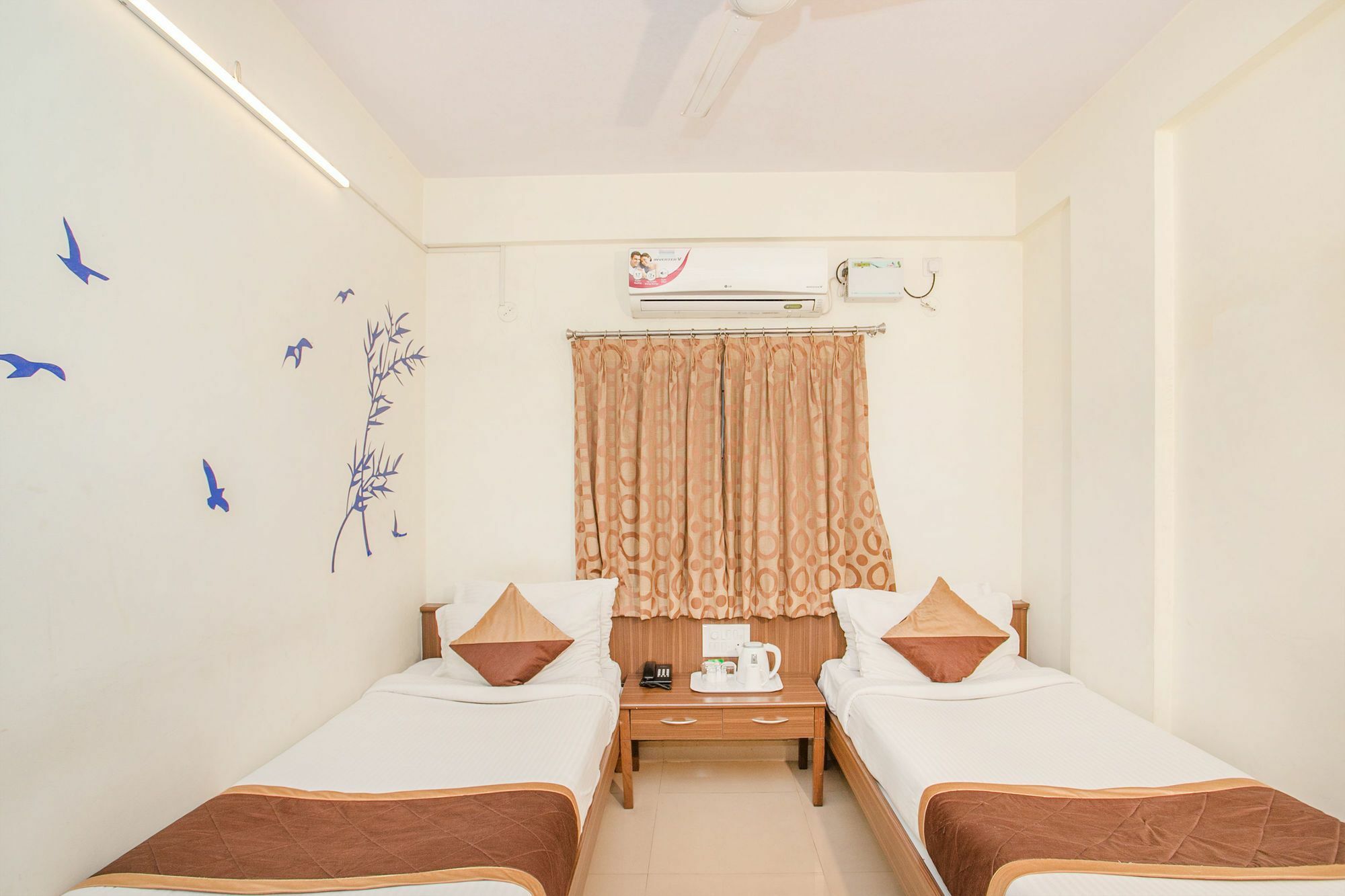 Oyo 7669 The Trinitywood Hotel Bangalore Dış mekan fotoğraf